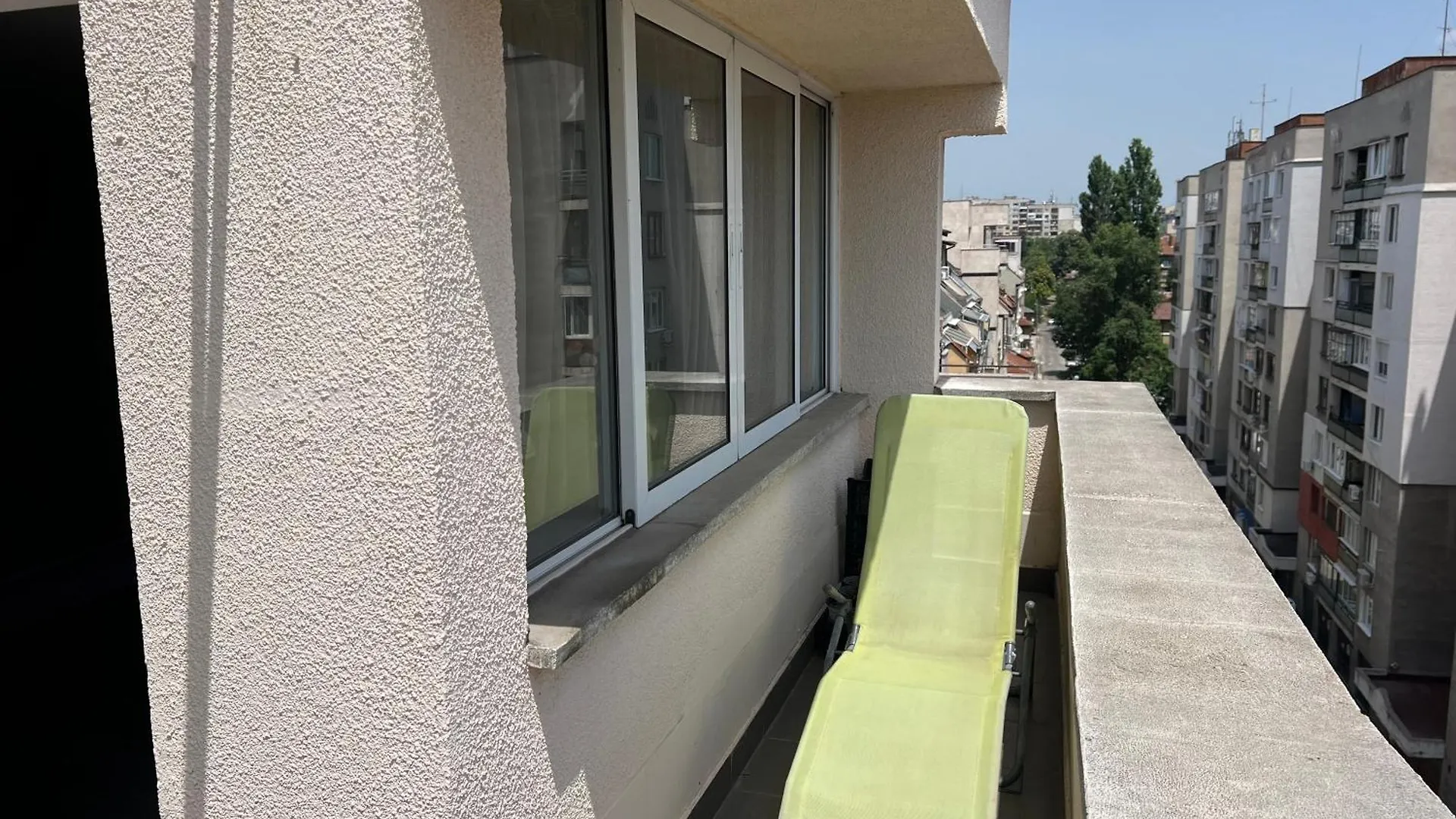 Cosy Rooftop In Center Sofia